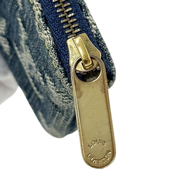 LOUIS VUITTON Blue Monogram Pouch - Picture 10 of 12